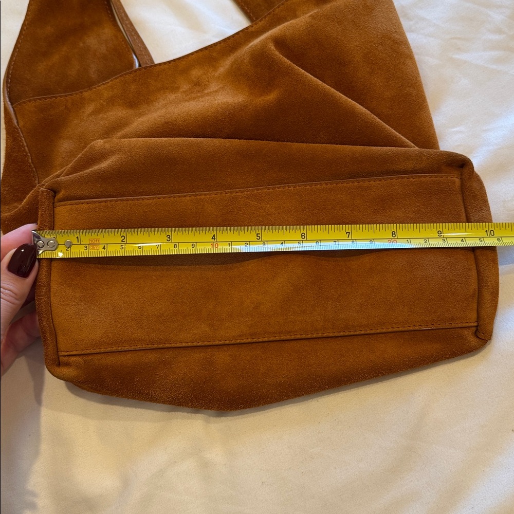 Reformation Small Vittoria Tote - Picture 9 of 11